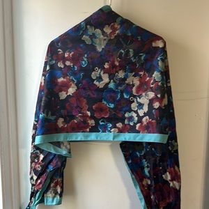 Womens chase scarf